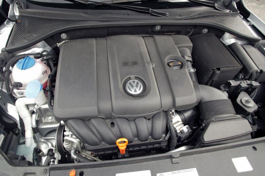  Volkswagen Passat 2.5L SEL Premium 2012 года  (фото 28 из 36)